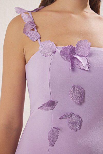 Trendyol Collection Люлякова, прилепнала по тялото флорална апликация, изтъкана къса елегантна рокля TPRSS25EL00241