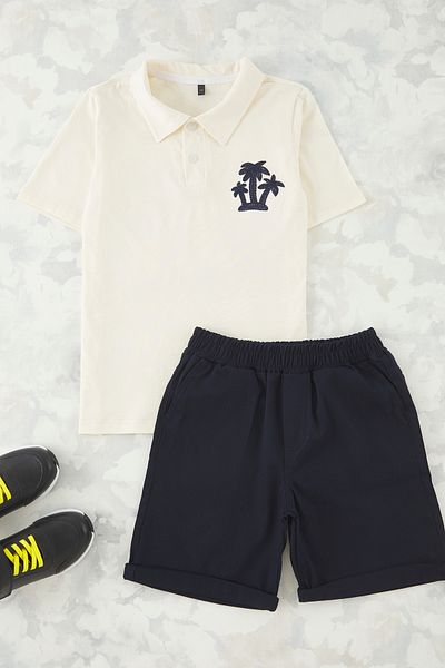 TRENDYOLKIDS Bézs férfi gyermek 100% pamut hímzett póló nyakú rövid ujjú TKDSS25AU00089