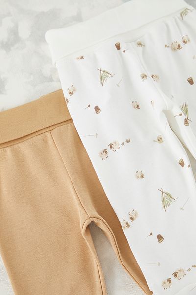 TRENDYOLKIDS Ecru-Camel 2er-Pack gestrickte Baby-Hose aus 100 % Baumwolle mit Tiermuster TKDSS25PL00012