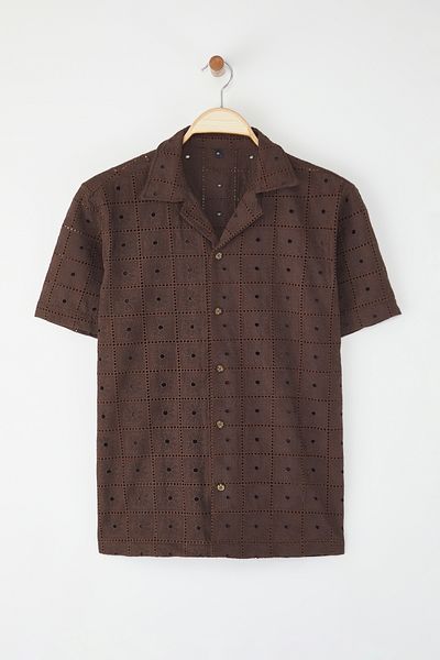 Trendyol Collection Καφέ πουκάμισο με κανονική εφαρμογή με κέντημα TMNSS25GO00073