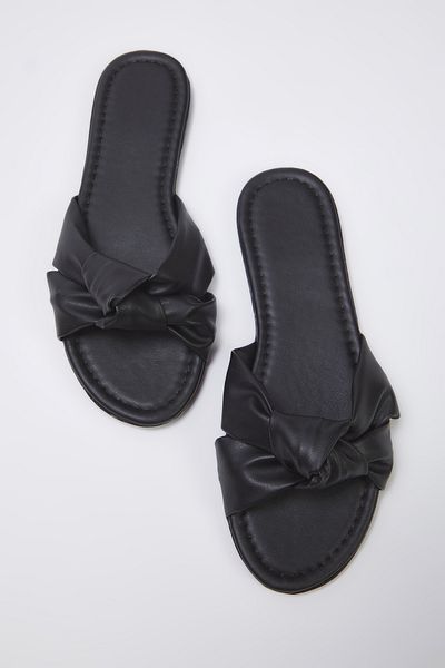 TRENDYOL SHOES Dámské pantofle s černým uzlem s mandlovou špičkou TAKSS25TE00040