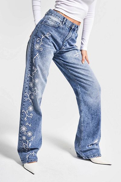 its basic Blugi de damă de culoare albastră 4S5-27, cu croială dreaptă, 100% bumbac, cu design detaliat, cu broderie