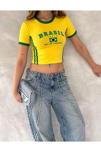 Gofeel Hs Brazil Printed Piping Crop Blouse