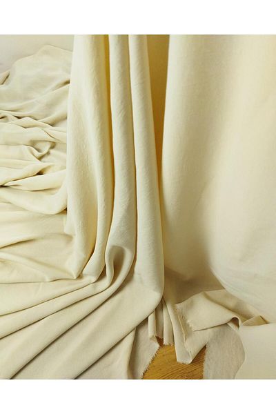 Kumaş Parça Λεπτό κρεπ σε χρώμα Κρεμ Μπεζ (Πλάτος 140 cm x Μήκος 85 cm)