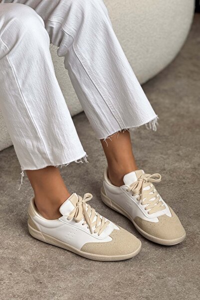 NİŞANTAŞI SHOES Fallows bílá matná béžová semišová detailní dámská šněrovací sportovní obuv s plochou podrážkou