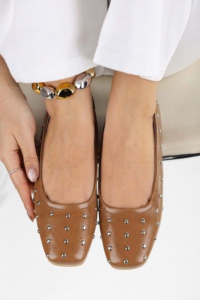 Shoeberry Γυναικείες μπαλαρίνες Zoe Caramel Trock Blunt Toe