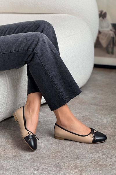 NİŞANTAŞI SHOES Balerini de damă Nevia Nude din piele naturală cu fundă neagră în față cu talpă plată