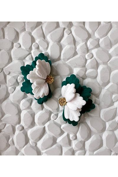 ACCESSORY Gold Detail Green White Flower Earrings