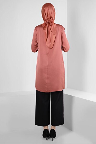 Alvina FLYWHEEL DETAIL SATIN TUNIC 43511