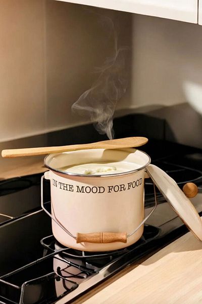 Mirilliahome Cream Enamel Copper - Stylish Design with Wooden Handle - Suitable for 4L Stoves