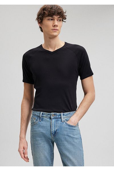 Mavi Rib Detailed V-Neck Black T-Shirt Fitted / Fitted Cut 061313 -902