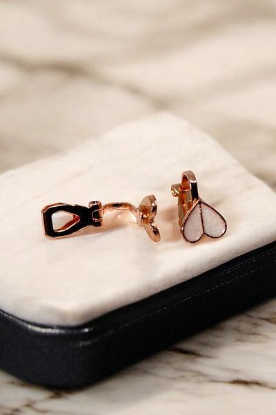 MakeWell Non-Perforated Earrings Ear Heart Design Clip-On Children's Earrings for Children Without Holes