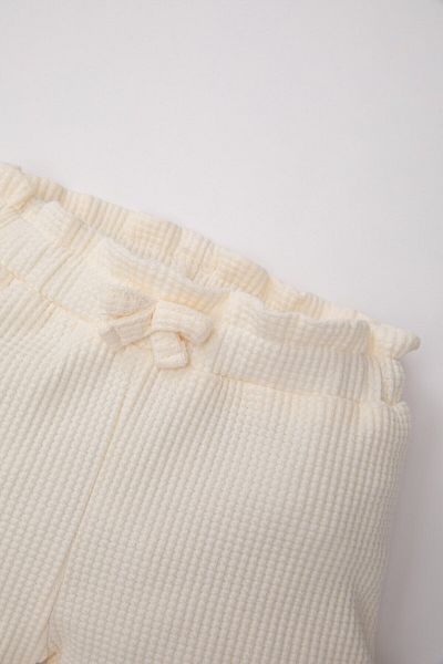DeFacto Waffle Patterned Baby Girl Shorts - Comfort Fit A8043A524SM