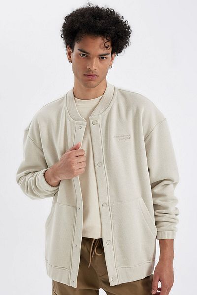 DeFacto Κλείσιμο με κουμπωτό κολάρο Oversize Bomber Cardigan - Μαλακό τρίχωμα, Τσέπες C7057ax24au