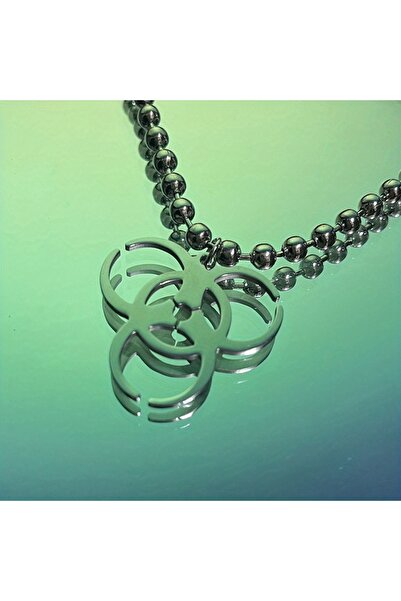 Choice قلادة على شكل جمجمة وسيف وشوك ولهب من الفولاذ التيتانيوم مكونة من قطعة...