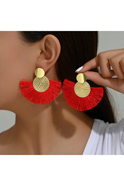 Choice أقراط متدلية باللون الأحمر بتصميم بوهيمي أنيق مع شرابات كبيرة وهامش أب...