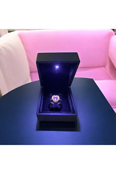 Butik خاتم فولاذي بتفاصيل قلب وردي ذهبي/في صندوق مضيء بتصميم خاص