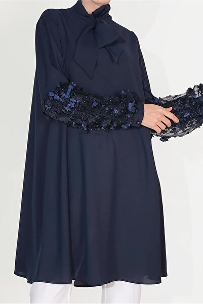 Alvina Three-Dimensed Flower Detailed Bowl Collar Tunic 40479