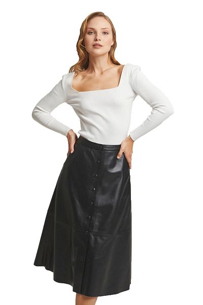 Deriderim Black Women's Unlined Front Snap Closure Flared Long Genuine Leather Skirt