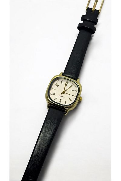 QUARTZ Retro Minimal Vintage Leather Band Women's Watch Suitable for Daily Use