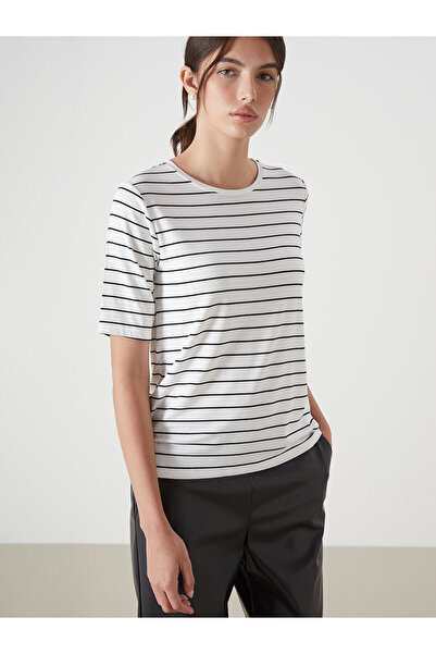 LC Waikiki Γυναικείο μπλουζάκι με ρίγες με λαιμόκοψη Özmarka New Season