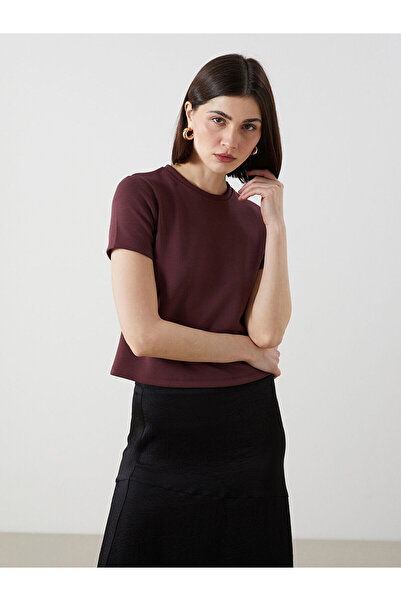 LC Waikiki Nevavm Women's T-Shirt with Oval Collar and Difference