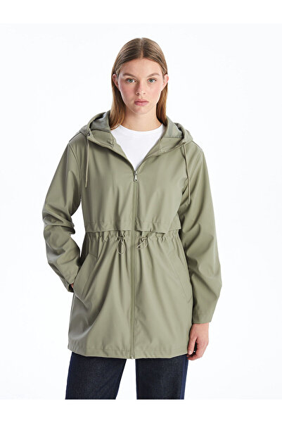 LC Waikiki معطف واق من المطر للنساء بغطاء للرأس من LCWK