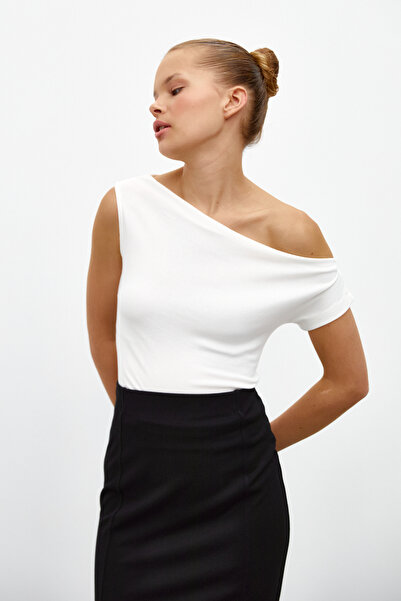 urban focus Asymmetric Collar T-Shirt