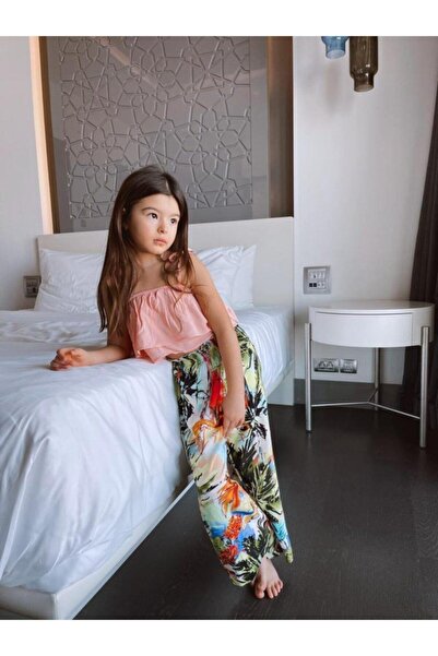 Hilal Akıncı Kids Kız Çocuk Desenli Salaş Pantolon Askılı Renkli Bluz Ikili Takım