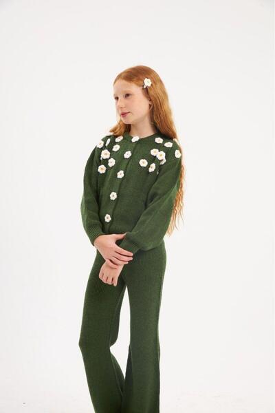 Hilal Akıncı Kids Kız Çocuk Çıtçıtlı Papatya İşlemeli Triko Hırka Renkli Triko Pantolon Saç Tokası 3'lü Takım