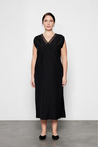 LUOKK Plus Size Lace Midi Dress - Black