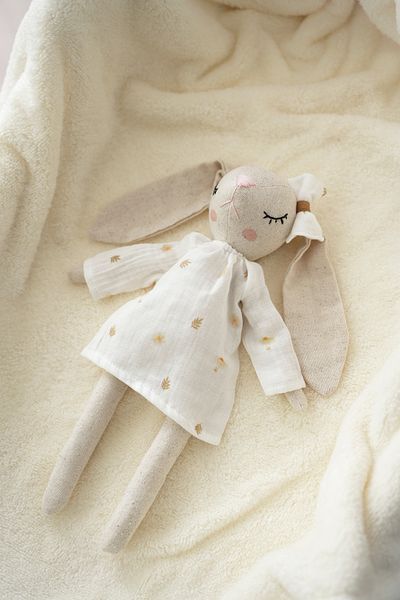 TBA COLLECTION Girl Rabbit Sleeping Companion - Daisy Leaves