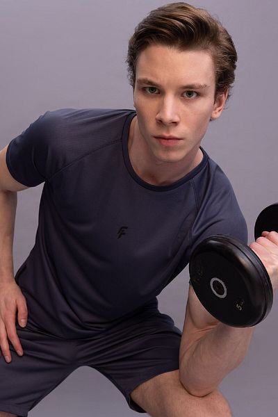 DeFacto Slim Fit Velodrome Rifle Potištěné sportovní tričko s krátkým rukávem V2887az23sp