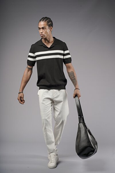 Butik TREND BIZ Πλεκτό μπλουζάκι με κοντό μανίκι με κανονική εφαρμογή με ρίγες