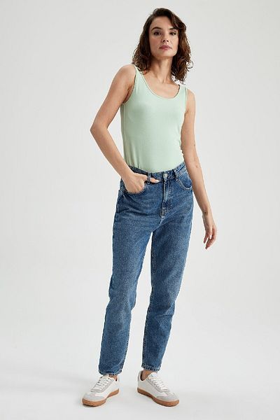 DeFacto Slim Fit Slim Fit U Neck Basic Plain Undershirt I1059Az23Sm