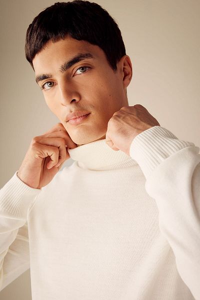 DeFacto Slim Fit Rolák Slim Fit Základní hladký pletený svetr R1124Az23Wn