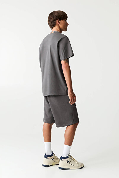 Pull & Bear Pack of basic Bermuda shorts and T-shirt