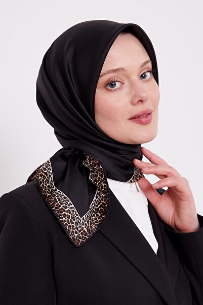 Levidor Μαύρο μεταξωτό μαντήλι με σχέδιο λεοπάρδαλης