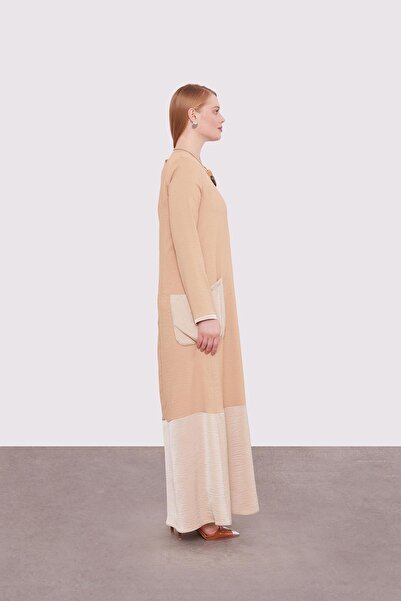 Levidor Bej Büyük Cep Detaylı Elbise