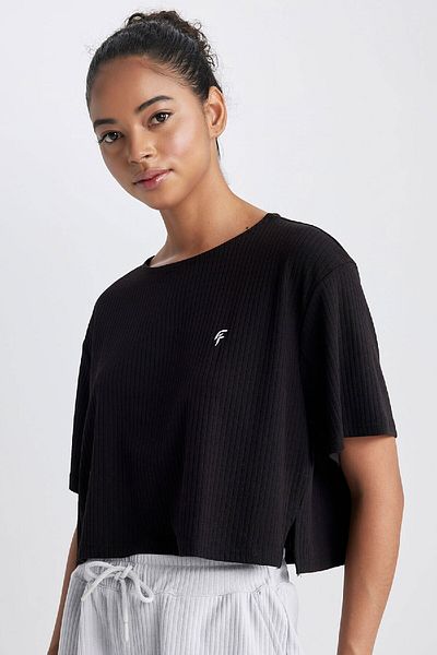 DeFacto Fit Cropped Fit Crew Neck Athlete Rib Short Sleeve T-Shirt A9916Ax23Hs