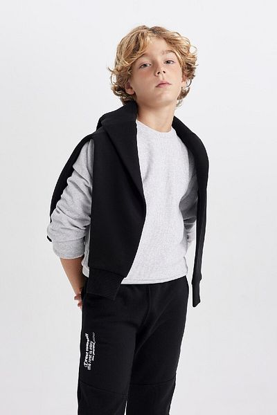 DeFacto Boy's Crew Neck Thessaloniki Fabric Basic Plain Sweatshirt B5308A823Wn