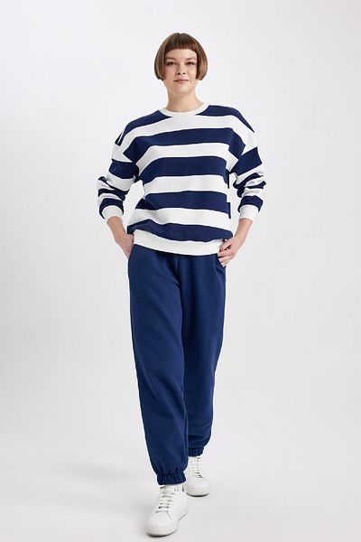 DeFacto Relax Fit Gestreiftes Sweatshirt mit Rundhalsausschnitt A1883ax23au