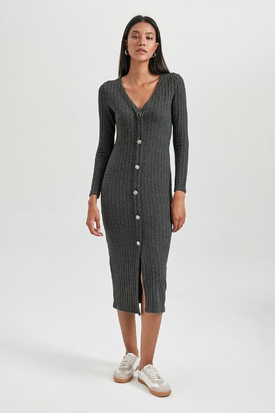 DeFacto Camisole-Midikleid mit V-Ausschnitt – lange Ärmel, Knopfleiste B3261ax23au