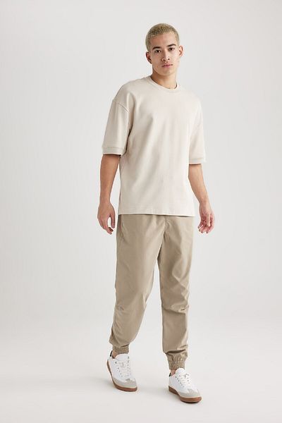 DeFacto Loose Fit Rundhalsausschnitt, kurze Ärmel, schwerer Stoff, einfaches, schlichtes T-Shirt B4844ax24sp