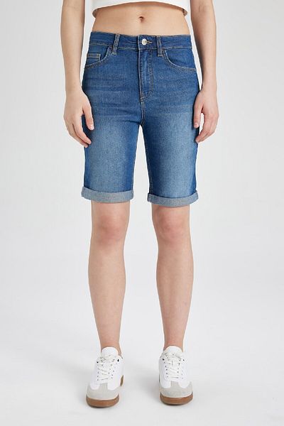 DeFacto Jeans-Bermuda-Shorts mit normaler Taille und gefaltetem Bein A1958ax24sm