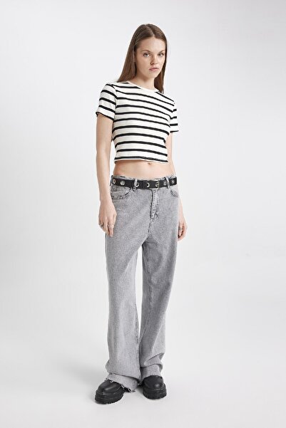 DeFacto Coool tailliertes, gestreiftes, geripptes Kurzarm-T-Shirt A7646AX24SM