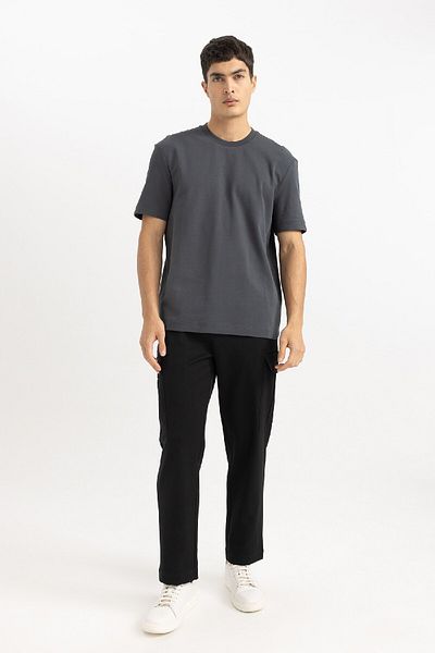 DeFacto Regular Fit Crew Neck Short Sleeve Basic Plain Heavy Fabric T-Shirt A7808Ax24Sp