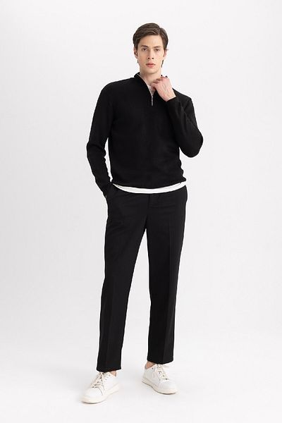 DeFacto Schwarzer Standard-Passform-Pullover mit normaler Passform, Stehkragen und Reißverschluss. Basic Solid Knitwear Pullover A5184ax24au