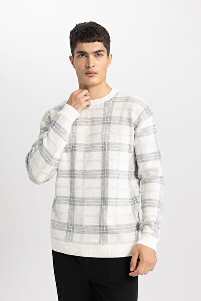 DeFacto Gemusterter Strickpullover mit normaler Passform und Rundhalsausschnitt Y0619az24sp