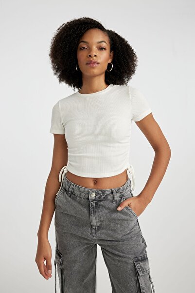 DeFacto Vypasované tričko s výstřihem a žebrovanou košilkou s krátkým rukávem T9632Az24Sp